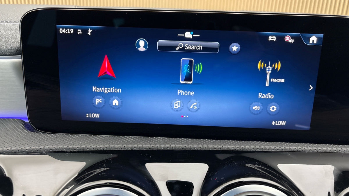 Mercedes-Benz CLA Image 17