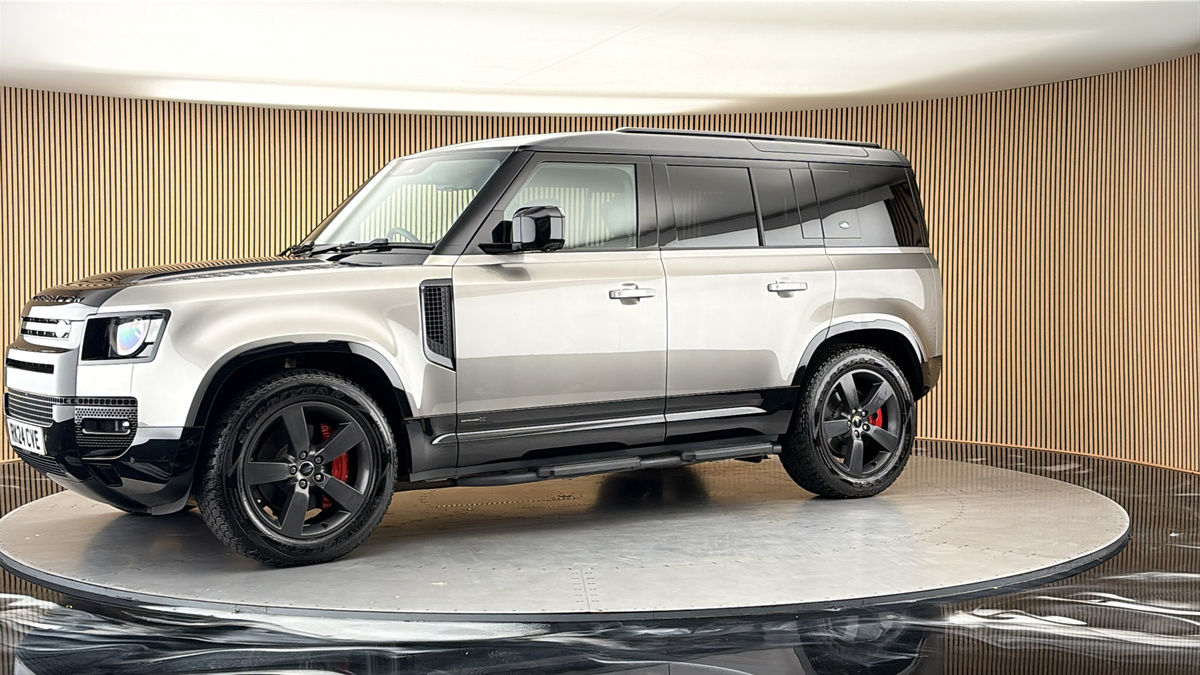 More views of Land Rover Defender 110