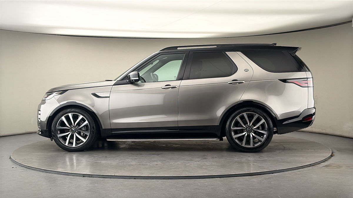 More views of Land Rover Discovery