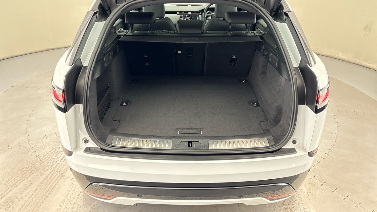 Land Rover Range Rover Velar Image 11
