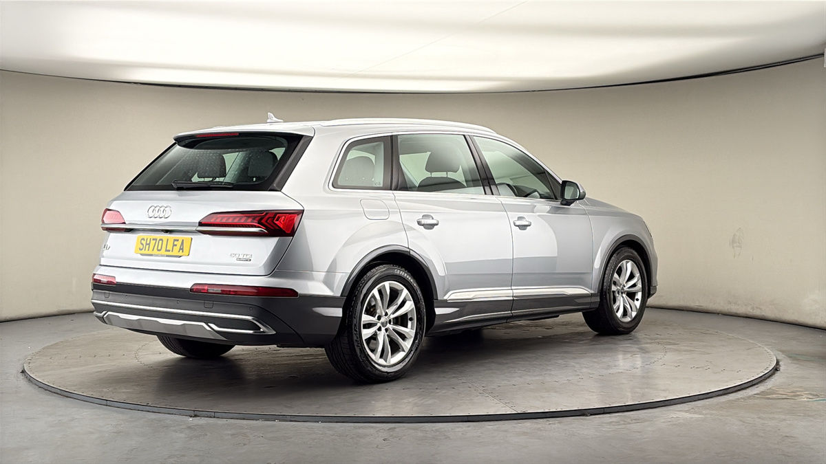 Audi Q7 Image 21