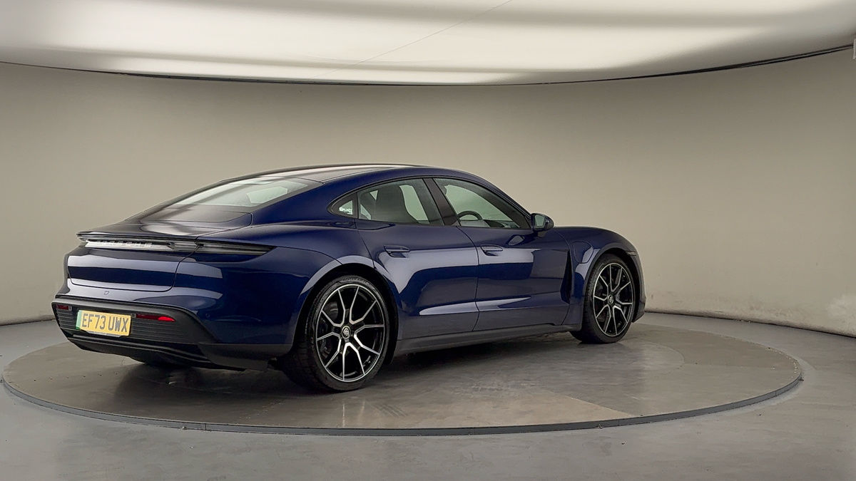 Porsche Taycan Image 21