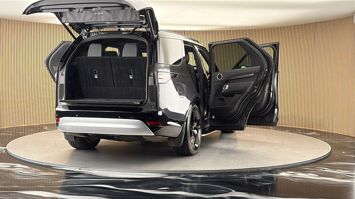 More views of Land Rover Discovery