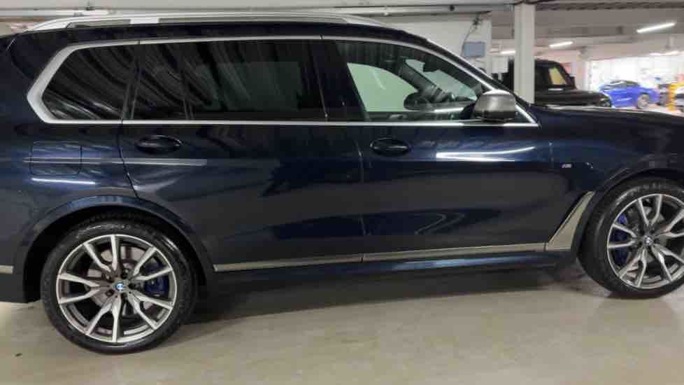 More views of BMW X7