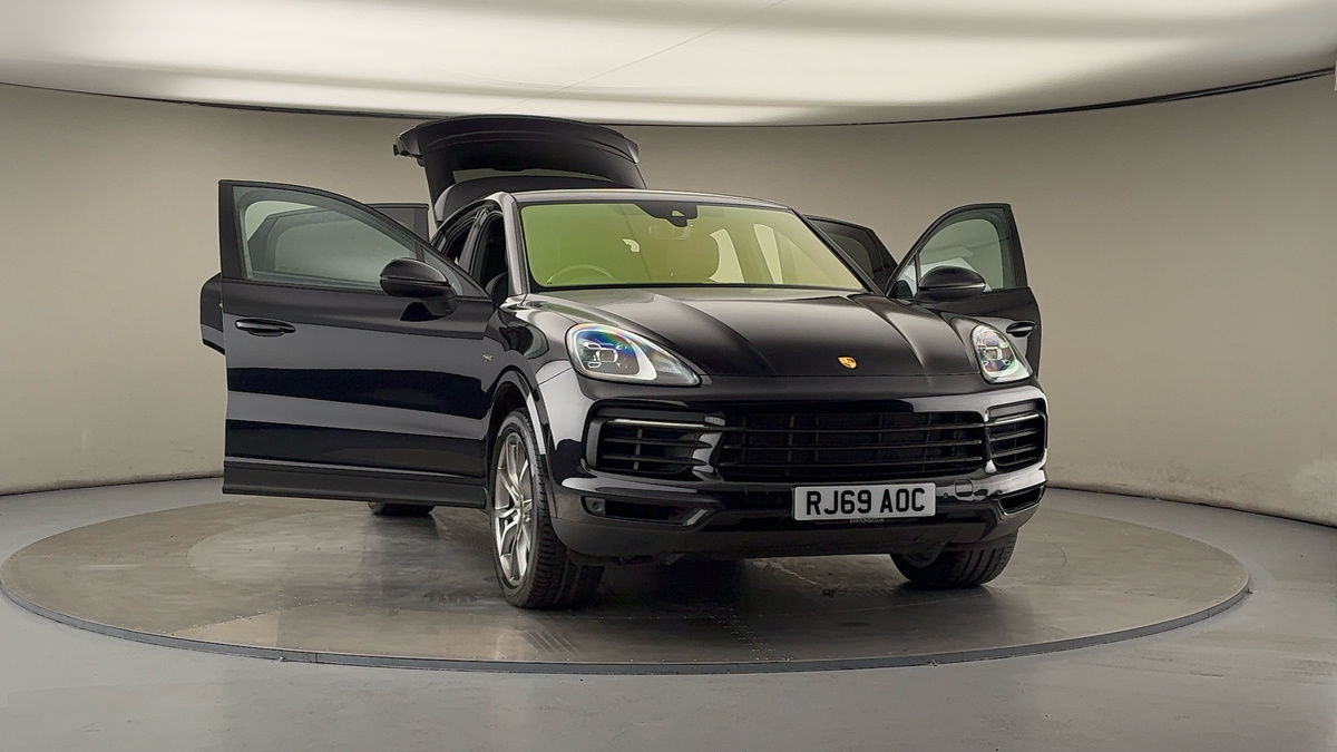More views of Porsche Cayenne
