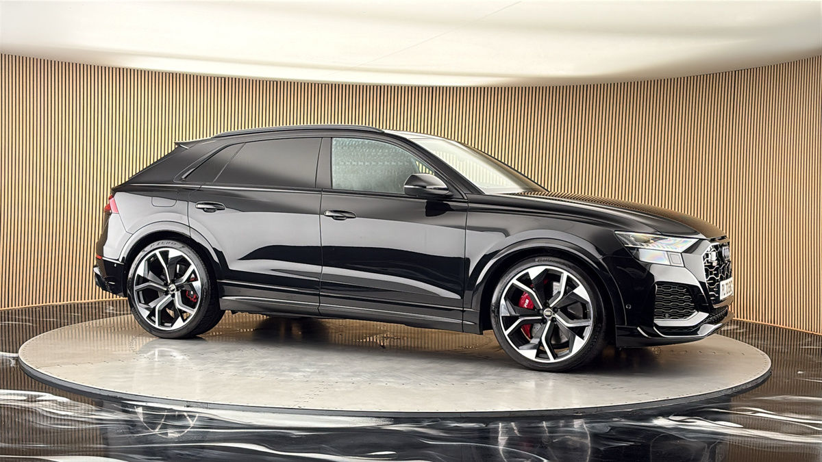 More views of Audi RSQ8