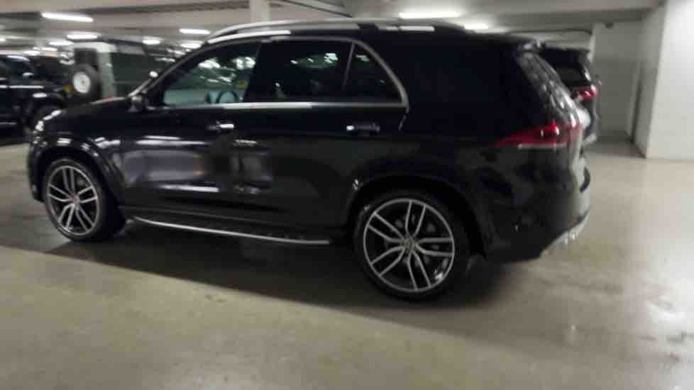 More views of Mercedes-Benz GLE