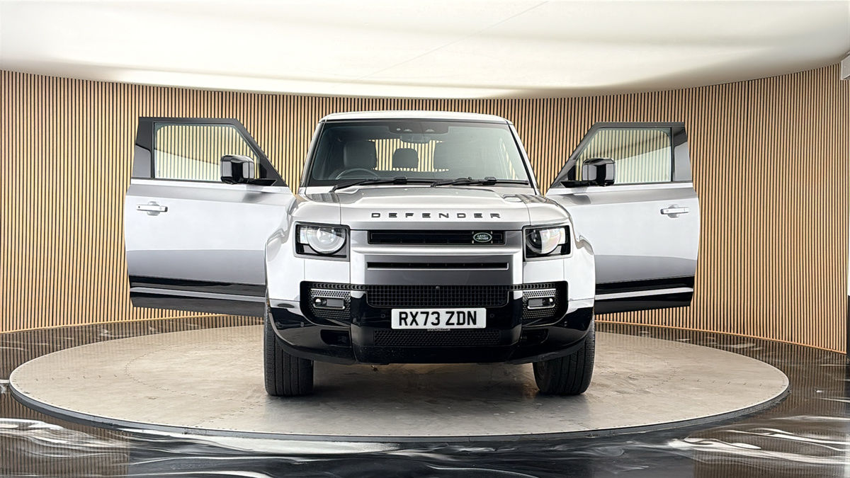 More views of Land Rover Defender 90