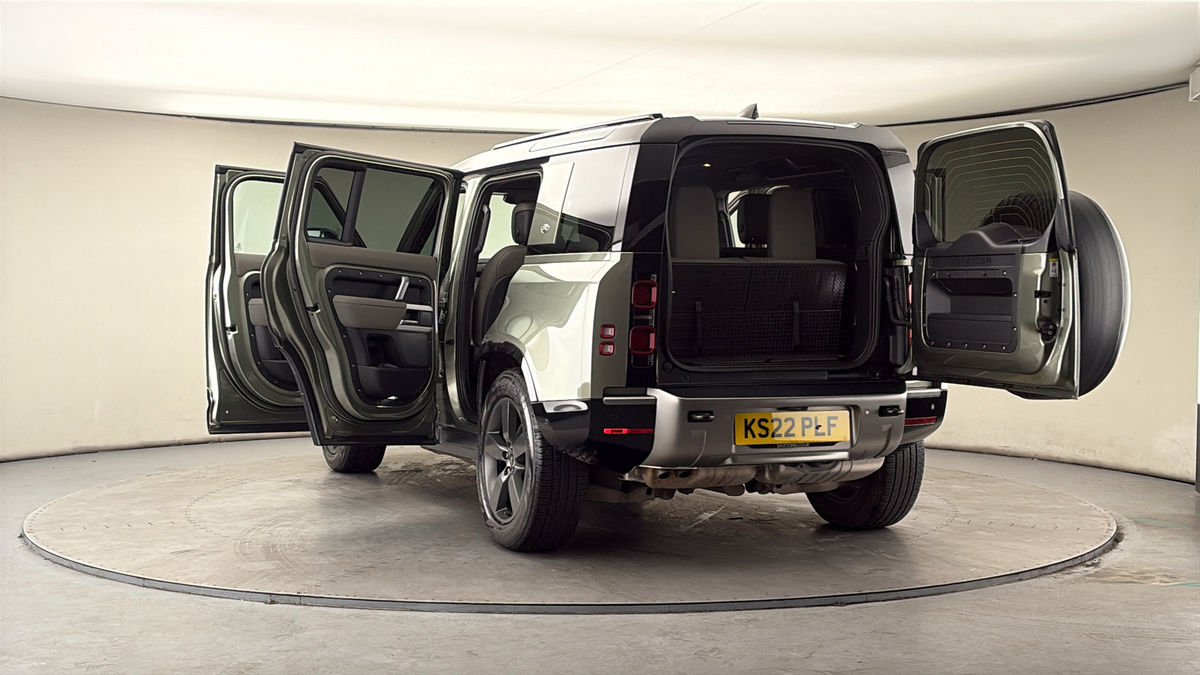 More views of Land Rover Defender 110