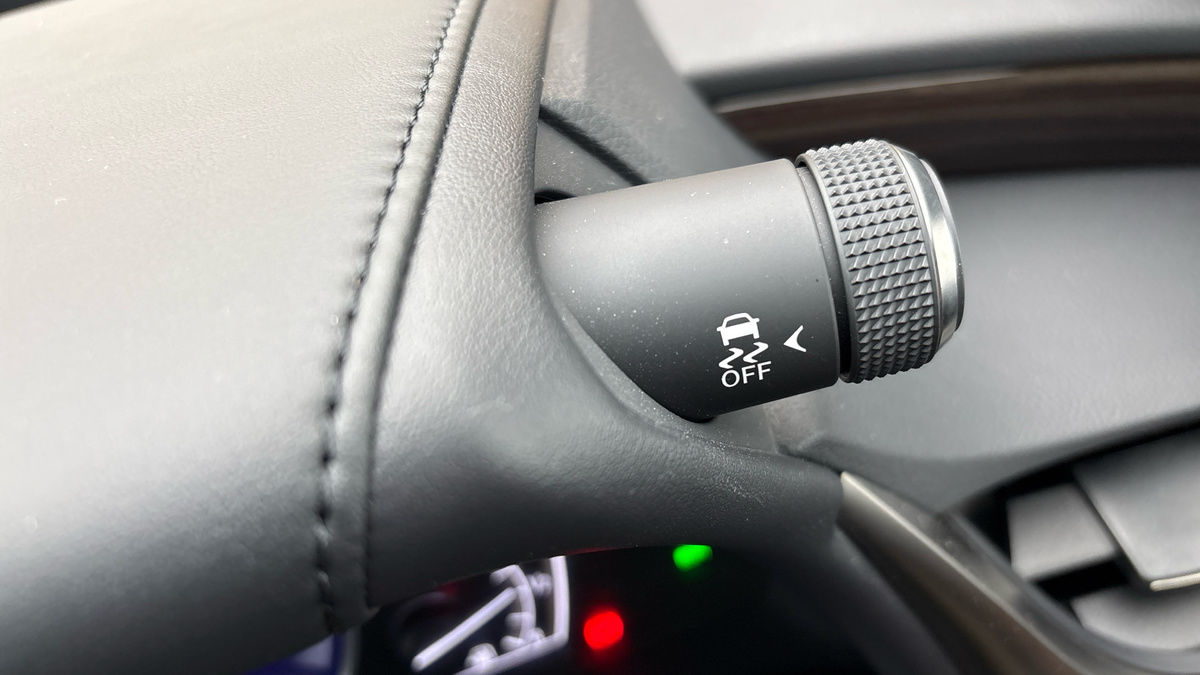 Lexus ES Image 27