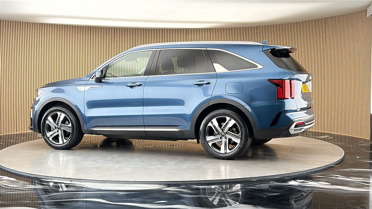 More views of Kia Sorento