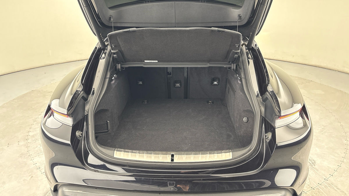 Porsche Taycan Image 11