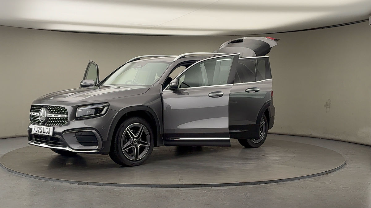 Mercedes-Benz GLB Image 22