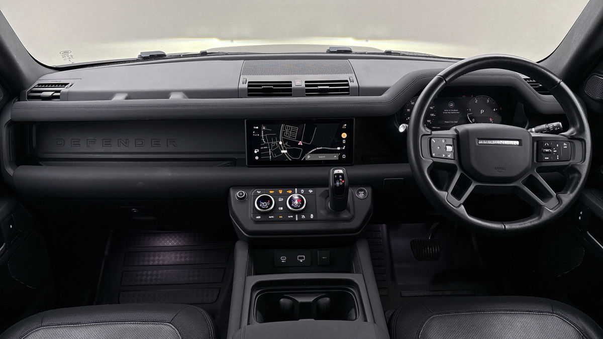 Land Rover Defender 110 Image 12