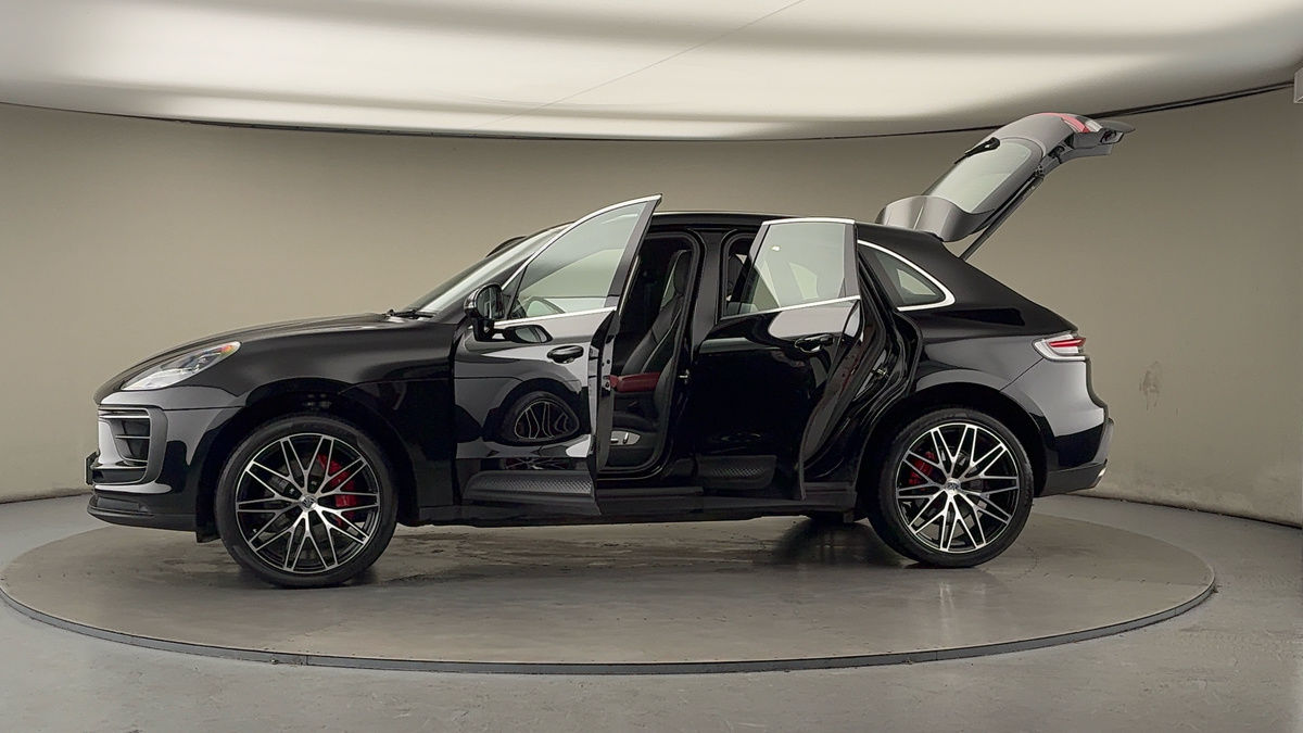 More views of Porsche Macan