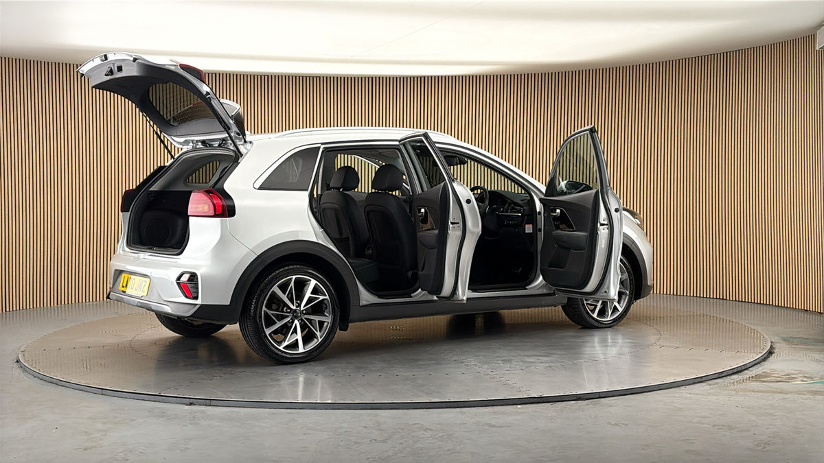 More views of Kia Niro
