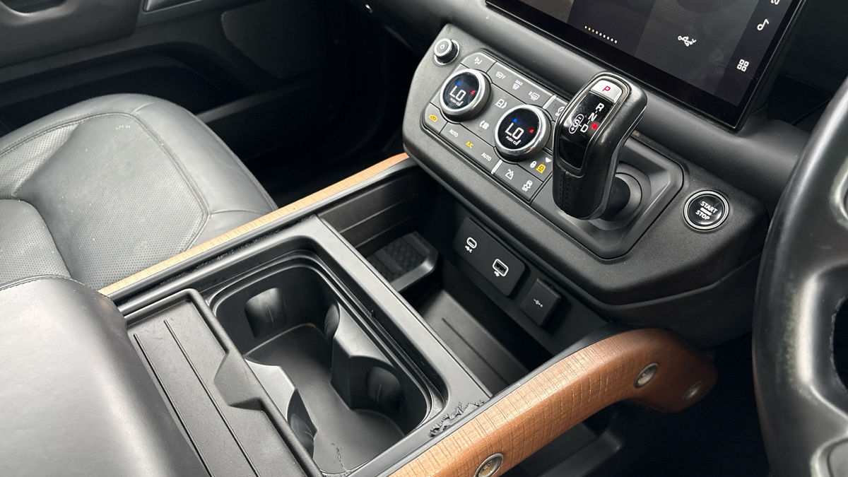Land Rover Defender 90 Image 18