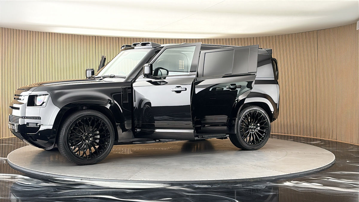 More views of Land Rover Defender 110