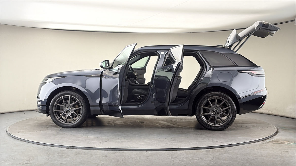 More views of Land Rover Range Rover Velar