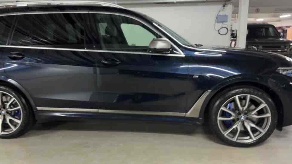 More views of BMW X7