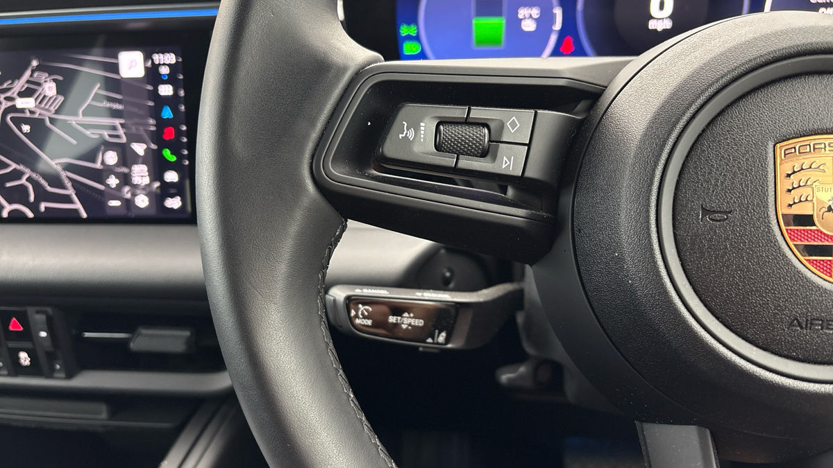 Porsche Macan Image 13