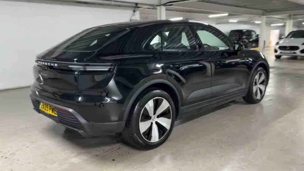More views of Porsche Macan