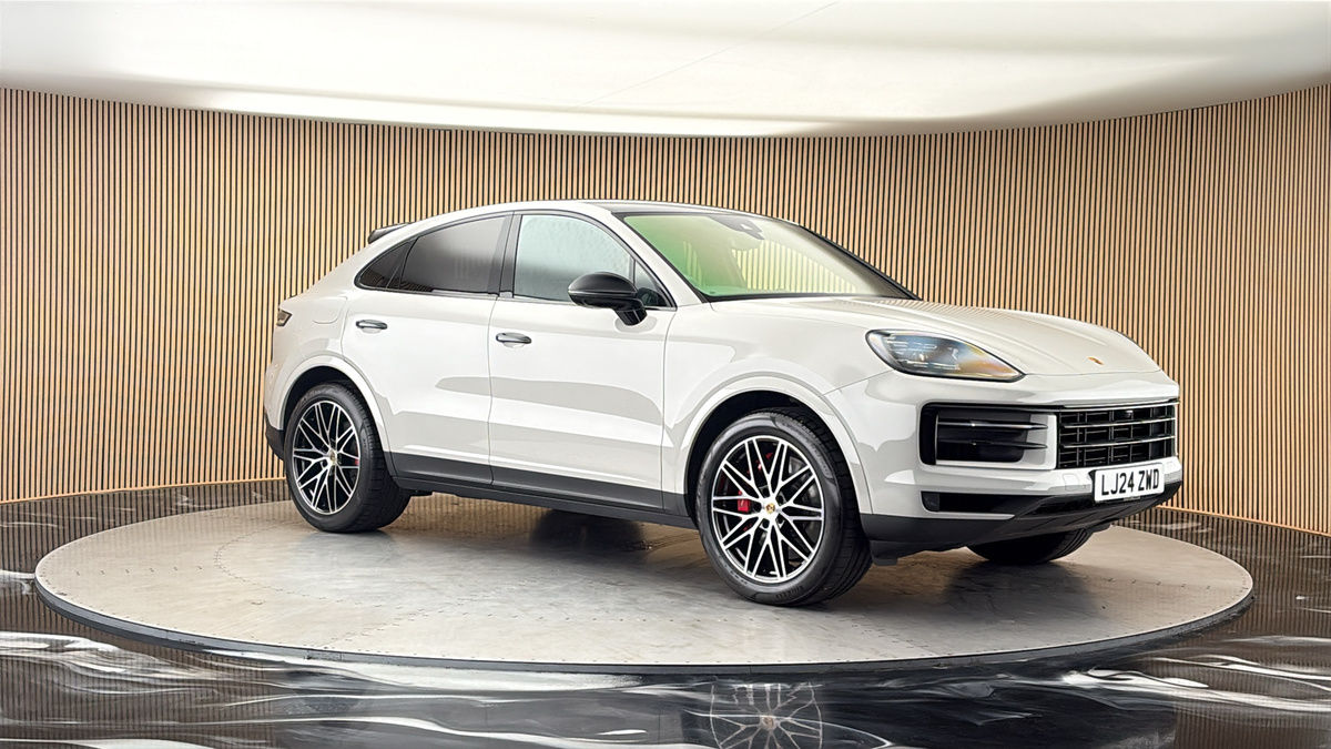 More views of Porsche Cayenne