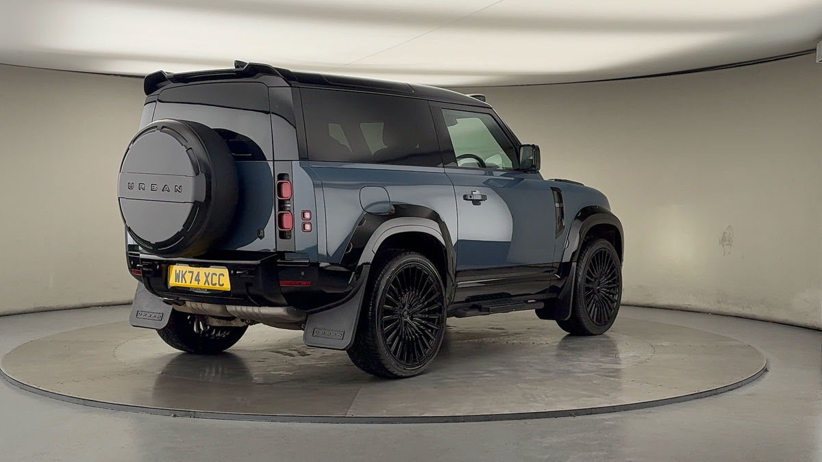 More views of Land Rover Defender 90