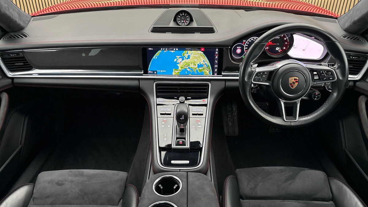 Porsche Panamera Image 12