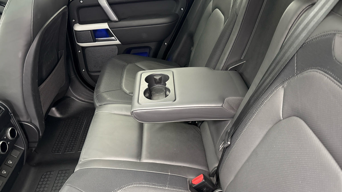 Land Rover Defender 110 Urban Image 9