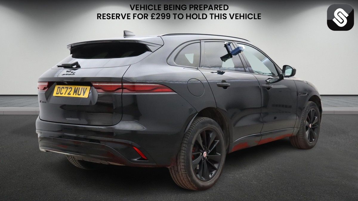 Jaguar F-PACE Image 4