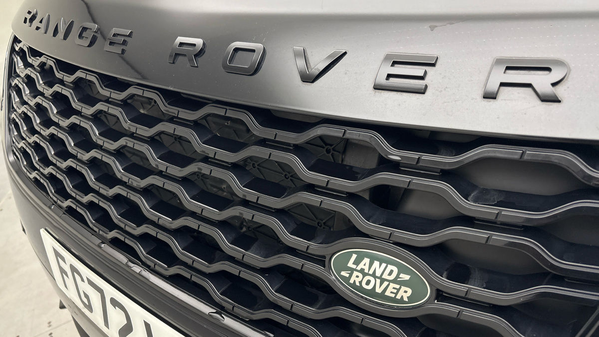 Land Rover Range Rover Velar Image 24