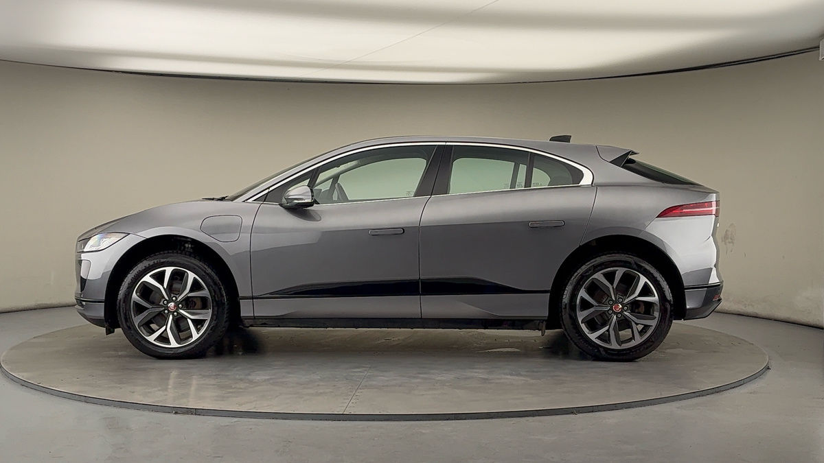 Jaguar I-PACE Image 16