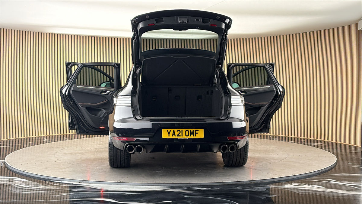 More views of Porsche Macan