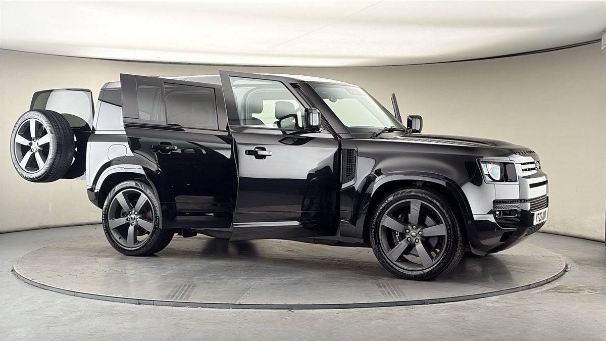 More views of Land Rover Defender 110