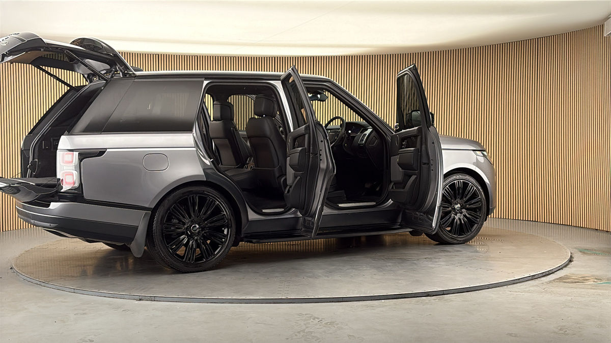 More views of Land Rover Range Rover