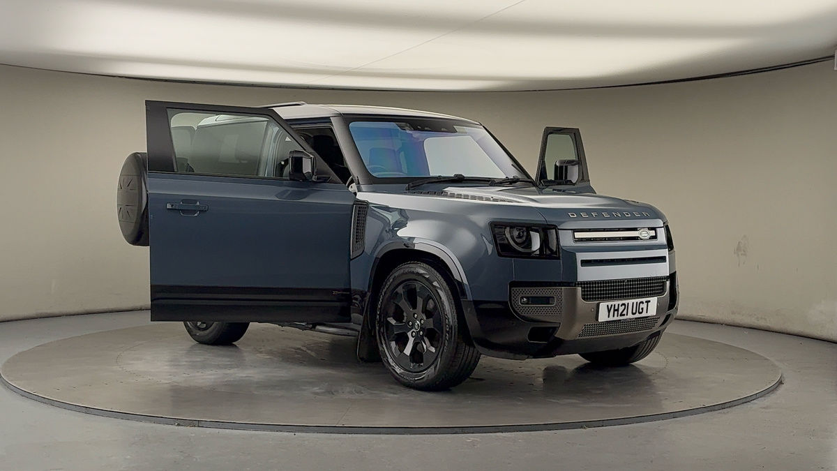 More views of Land Rover Defender 90