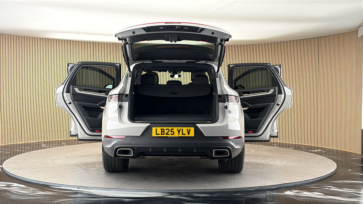 More views of Porsche Cayenne