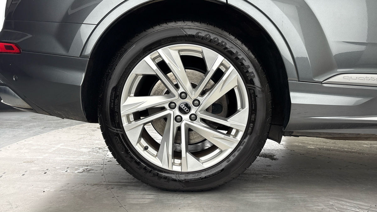 Audi Q7 Image 10