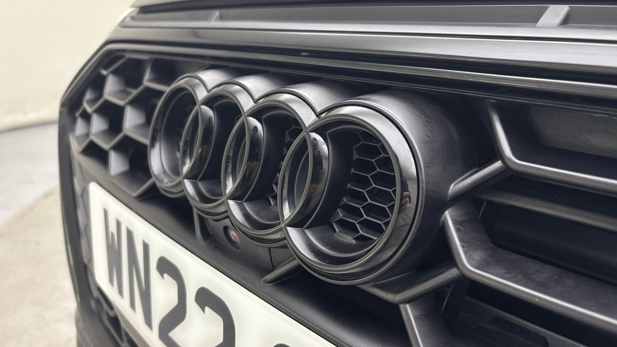 Audi A4 Avant Image 24