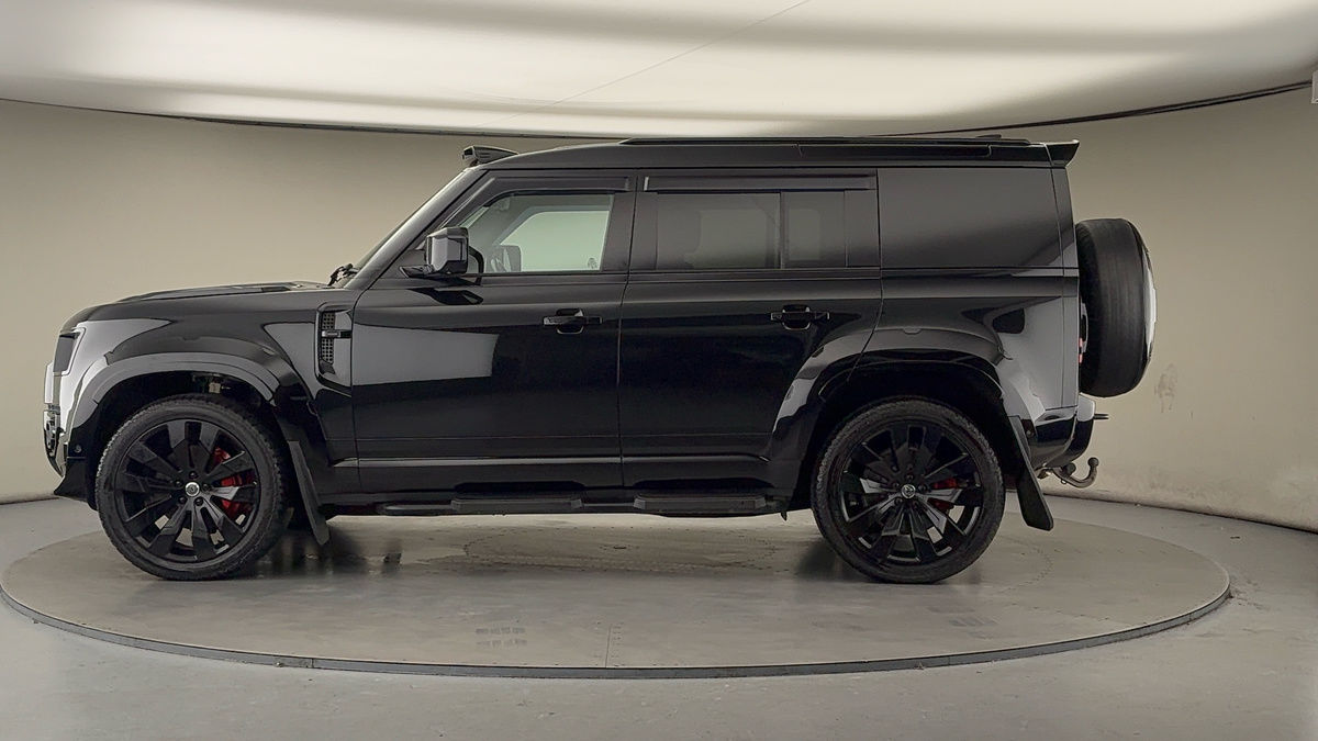 Land Rover Defender 110 Urban Image 15