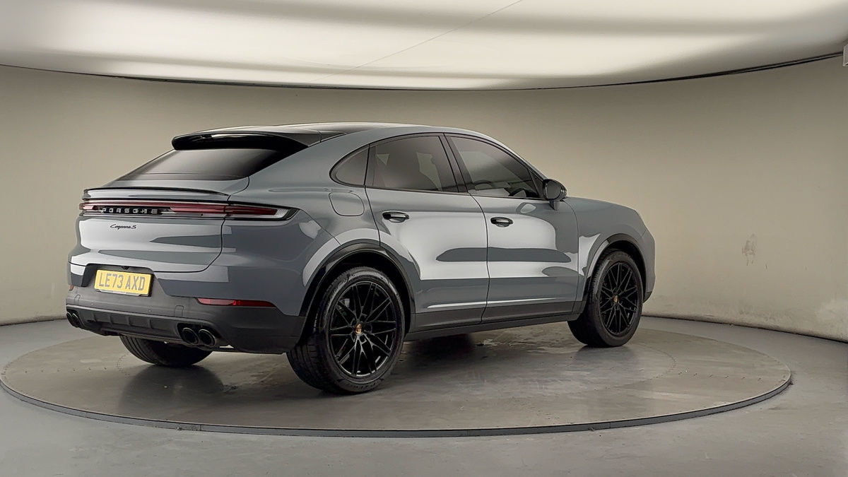 Porsche Cayenne Image 21