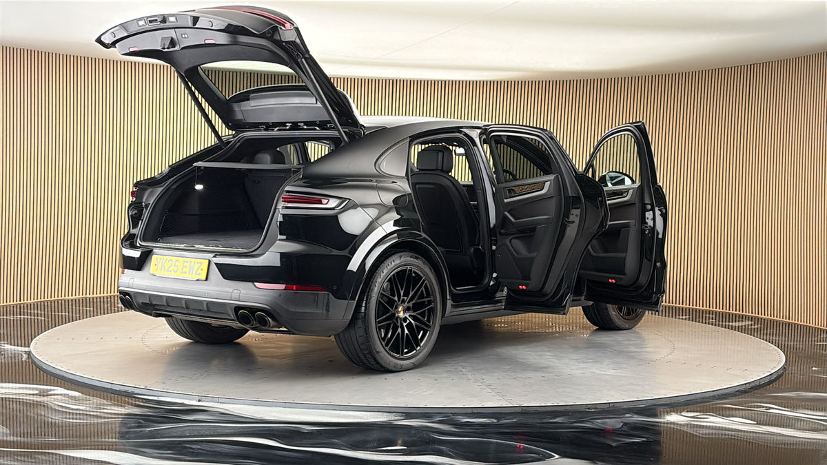 More views of Porsche Cayenne