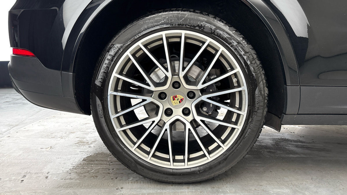 Porsche Cayenne Image 10