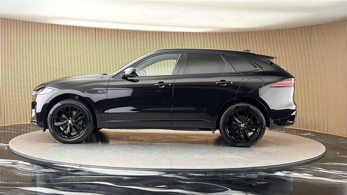 Jaguar F-PACE Image 15