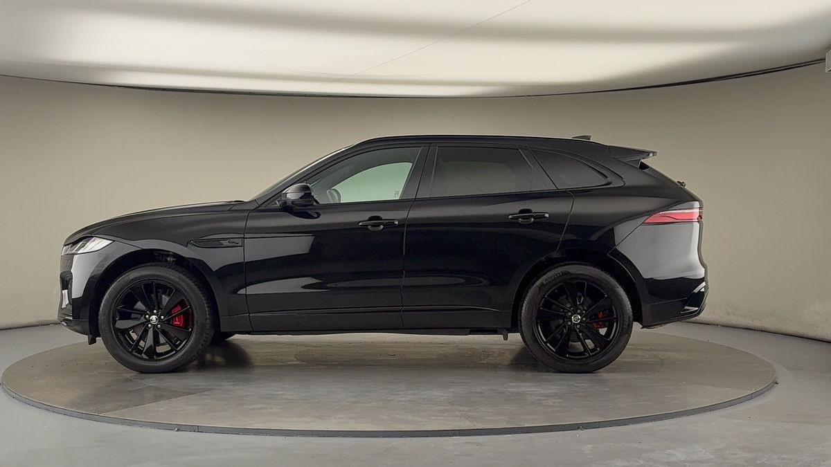 Jaguar F-PACE Image 15
