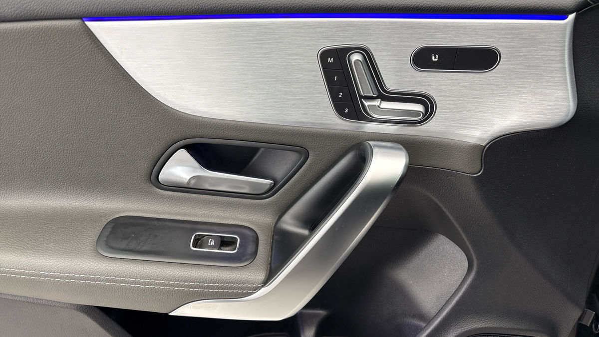 Mercedes-Benz CLA Image 19