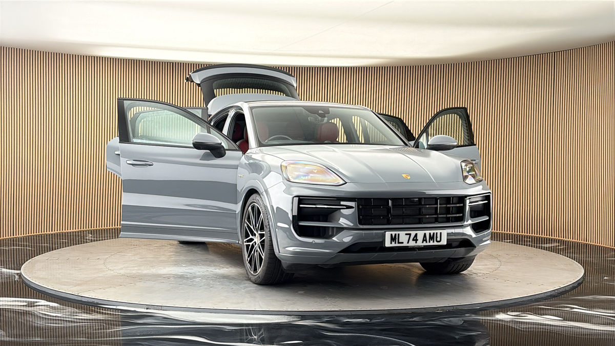 More views of Porsche Cayenne