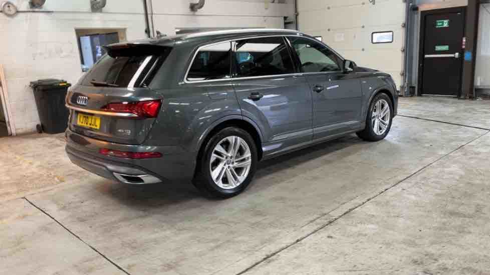 More views of Audi Q7