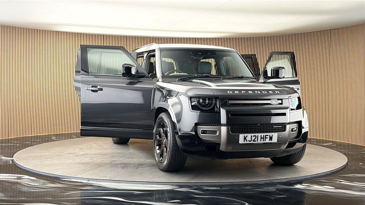 More views of Land Rover Defender 110